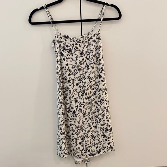 Skyler and Madison dress - Picture 3 of 8